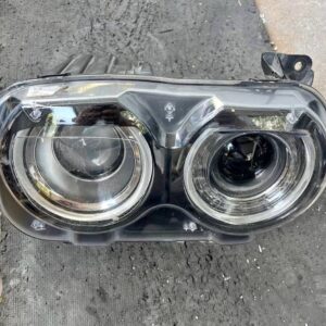 2015-22 Chalenger SLT HELLCAT OEM HID rt side.